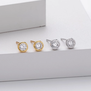 Minimalist S925 sterling silver round zircon stud earrings in gold and silver finishes