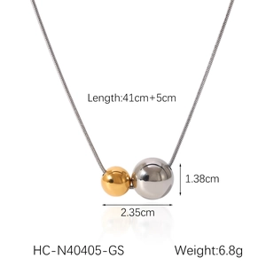 Détails du pendentif bicolore or et argent sur chaîne serpent avec dimensions du collier