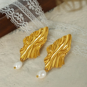 French Style Titanium Steel Freshwater Pearl Drop Earrings Gold Geometric Irregular Leaf Earrings Women Fashion Jewelry