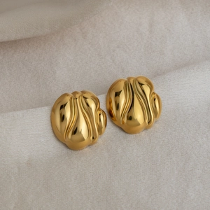Boucles d'oreilles rondes texturées en acier inoxydable plaqué or 18 carats