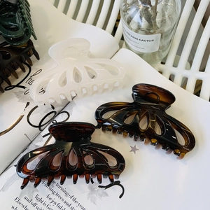 Large Hair Claw Clip Hollow Petal Resin Shark Clip Strong Grip Elegant Simple Hair Accessory For Women