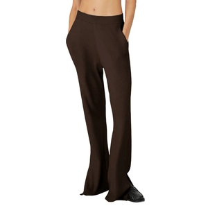 Pantaloni yoga in maglia a coste marrone scuro da donna con gamba larga e morbida