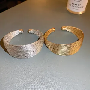Bracciale A Polsino Multistrato Rame Placcato Aperto Regolabile Texture Metallica Gioielli Moda Esagerati Donna