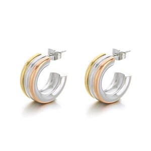Boucles d'oreilles créoles en C avec design multicouche en or, argent et or rose poli