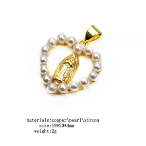 Detailed view of heart pearl pendant with zircon inlay and gold finish dimensions
