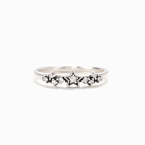 Minimalist S925 sterling silver ring featuring a sparkling star zircon design
