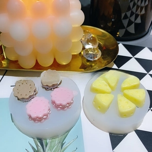Detail of 6-cavity silicone mold for cheese and sandwich cookie DIY baking crafts