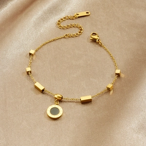 Vintage gold-plated stainless steel chain bracelet with black Roman numeral pendant