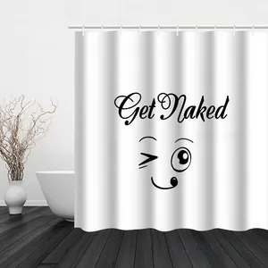 Cortina de ducha de poliéster con diseño Get Naked y ganchos de plástico blanco