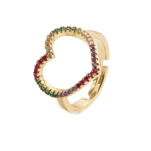 Bague cœur ajustable en or avec zircons colorés présentée sur un fond blanc pur
