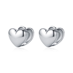 Boucles d'oreilles cœur en argent 925 poli avec finition miroir et reflet élégant