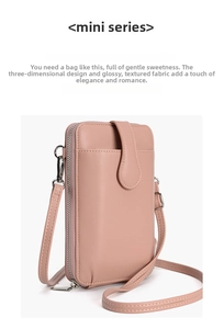 Dettaglio mini borsa a tracolla rosa in pelle PU con patta anteriore e zip