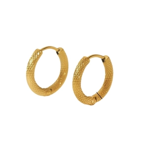 Créoles classiques en acier inoxydable plaqué or 18k avec motif losange ciselé