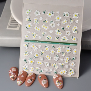 Adesivi Per Unghie Rilievo 5D Decalcomanie Fiori Sakura Bianchi Goffrati 3D Autoadesivi Impermeabili Decorazione Manicure