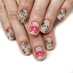 Christmas Short Press On Nails Matte Fake Nails With Joy Letter Leaf Berry Pattern Festive Manicure Set For Women