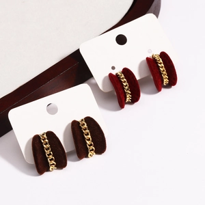 Elegant velvet heart stud earrings in wine red and brown with gold chain accents