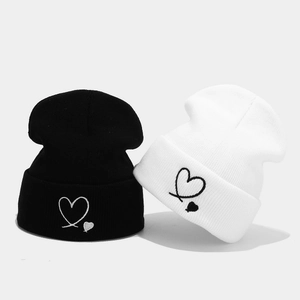 Bonnet En Tricot Avec Broderie Coeur Minimaliste Acrylique Chaud Slouchy Beanie Unisexe Style Coréen Décontracté