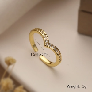 Detail of V-shaped gold ring with rhinestones showing 1.5-1.7cm inner diameter and 2g weight