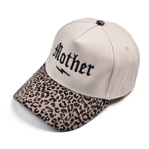 Cappellino Mother ricamato con visiera leopardata e corona in tela di cotone bianco crema