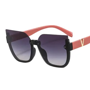 Women Cat Eye Sunglasses Large Frame PC Gradient Lens Vintage V Shaped Metal Decor Luxury UV400 Retro Eyewear