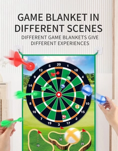 Manta de juego de golf y dardos para niños que muestra detalle de bolas adhesivas
