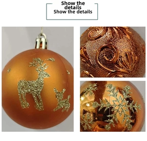 Dettagli di palline di Natale in rame con cervi glitterati, fiocchi e motivi a rilievo