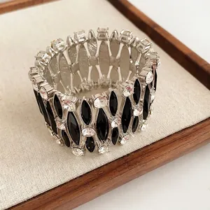 Vintage silver mesh bracelet with diamond-encrusted rhombic patterns and black stones