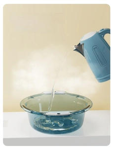 Deep blue transparent basin showing heat resistance from 20 to 100 degrees Celsius
