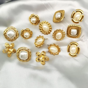 Vintage 18K Gold Plated Stainless Steel Stud Earrings With Faux Artificial Pearl Retro Twisted Border Geometric Jewelry For Women