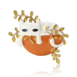 Cute Lazy Cat Enamel Alloy Brooch Exquisite Cartoon Animal Pin For Women Suit Sweater Decoration Fashion Jewelry Gift