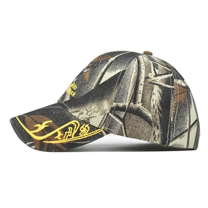 Casquette de baseball camouflage avec broderie cerf 3D et détails jaunes sur visière