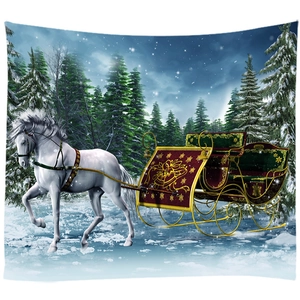 Tapisserie de Noël avec cheval blanc et traîneau festif dans une forêt enneigée