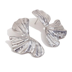 Modern silver ginkgo leaf stud earrings in pleated stainless steel for women