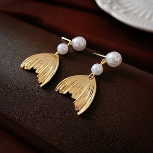 Elegant fishtail drop earrings with white pearls and gold metal finish for women