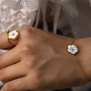 Parure de bijoux en acier inoxydable 18K doré avec bague et bracelet fleurs nacrées