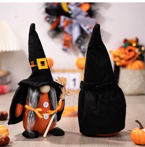 Dettagli di gnomi di Halloween in peluche con cappelli da strega e scope in legno decor