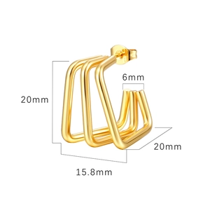 Boucles d'oreilles créoles carrées dorées à trois couches de 20 mm de dimensions