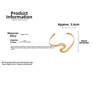 Detailed specs of wavy gold cuff bracelet including 16.1g weight and 6.6x3.6cm size