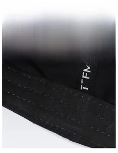 Détail du bandeau anti-transpiration sur une casquette de baseball noire respirante sport