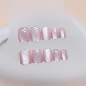 Cat eye press-on nails in pale pink purple with high gloss finish and 10pcs set