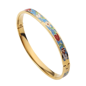 Detail of 18K gold-plated titanium steel bracelet featuring colorful enamel floral patterns