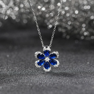Squisita collana in argento sterling S925 con zirconi blu e design floreale elegante