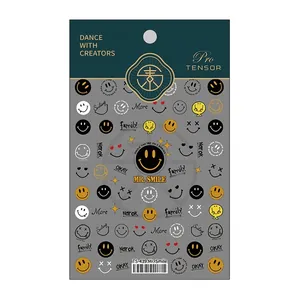 Moderne 5D-Nagelaufkleber mit gelben Smileys und matten Goldakzenten Modell TS439