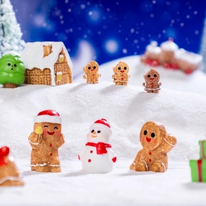Miniature Christmas gingerbread man and snow house figurines for micro landscape DIY decor