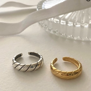 925 Sterling silver open rings with quilted texture in gold and silver finish