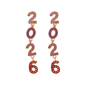 Boucles d'oreilles 2026 avec cristaux dégradés roses sur monture dorée