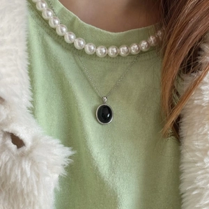 Elegant 925 sterling silver layered necklace with white pearls and black oval pendant