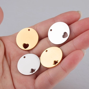 20mm stainless steel hollow heart and crown round charms in gold and silver finish
