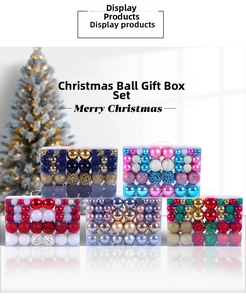 Vue détaillée d'assortiments de boules de Noël dans des coffrets cadeaux festifs