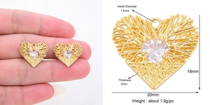 Detailed size chart of gold heart pendant accessory with crystal and scale measurements